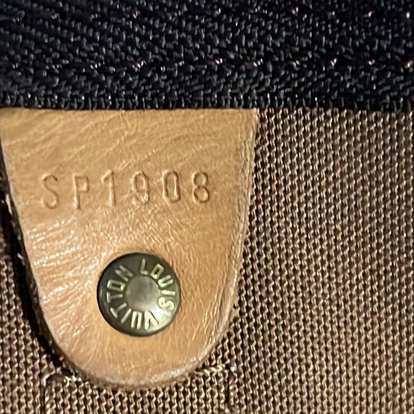 Authentic Louis Vuitton keepall 55 - Picture 9 of 9